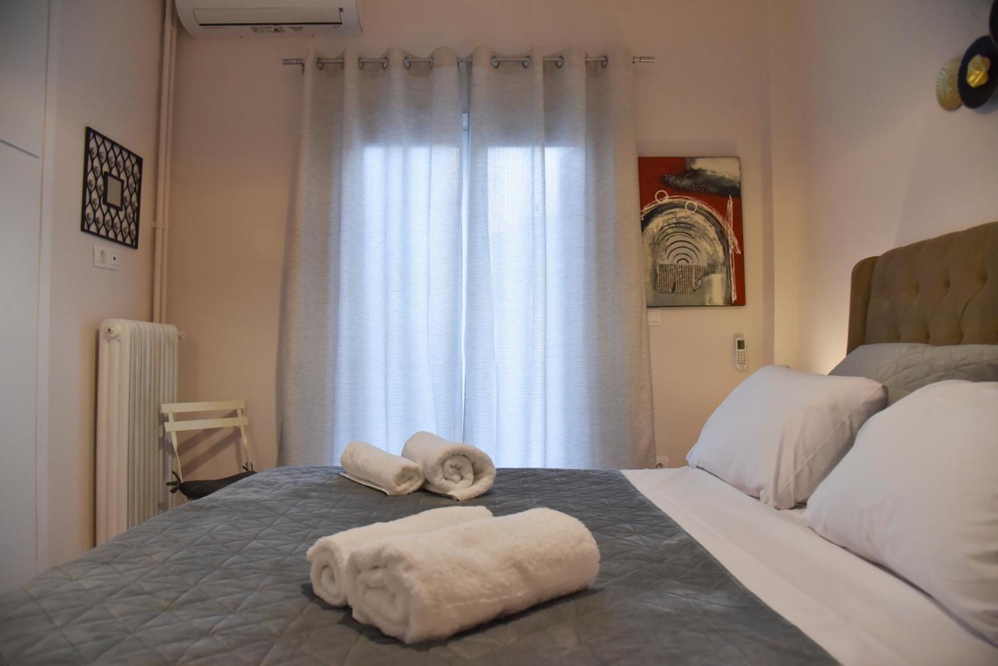 Appartamento Ηλιόλουστο Atene Esterno foto